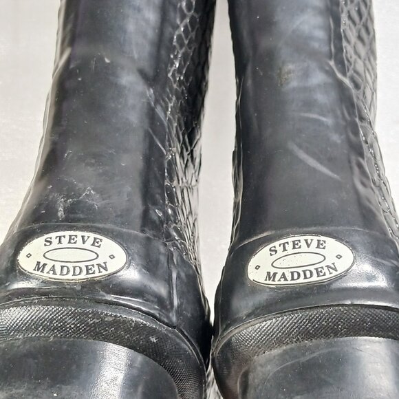 Steve Madden Rainey Black Croc Embossed Rubber Rain Boots Women's 7 Great Cond - Picture 3 of 13